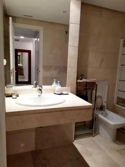 Apartamento Deluxe Puerto Banus Apartment มาร์เบยา ภายนอก รูปภาพ